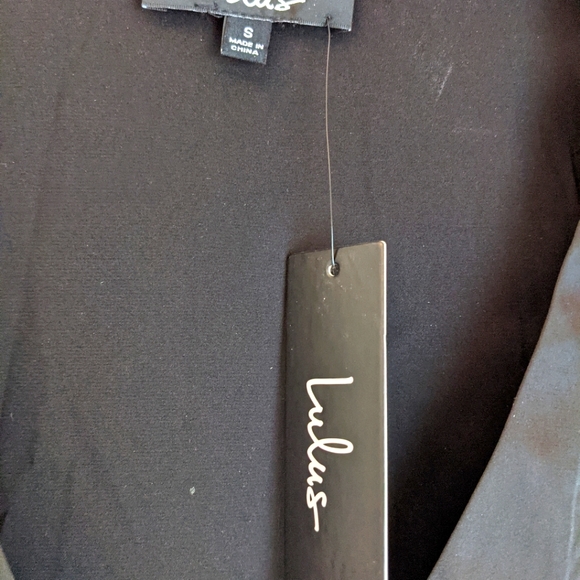 Lulu's Black Top - Picture 3 of 3